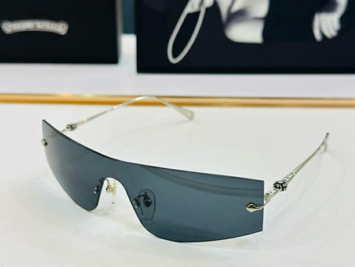 Picture of Chrome Hearts Sunglasses _SKUfw58025300fw